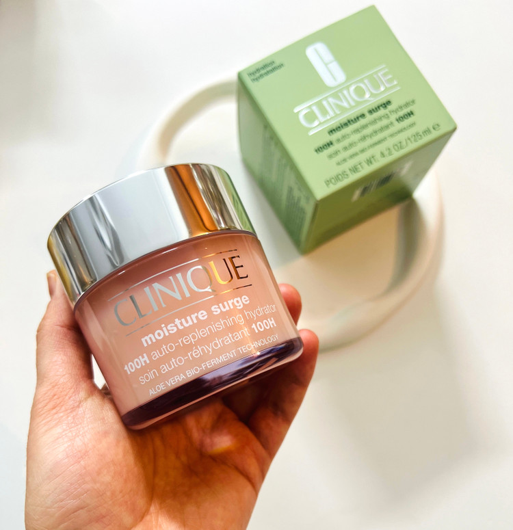 آبرسان ۱۰۰ ساعته کلینیک مخصوص انواع پوست بخصوص پوست خشک