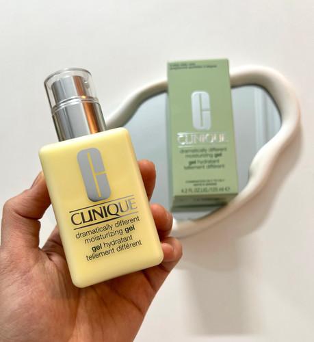 آبرسان مرطوب کننده درماتیکالی کلینیک(مدل ژل) پوست چرب