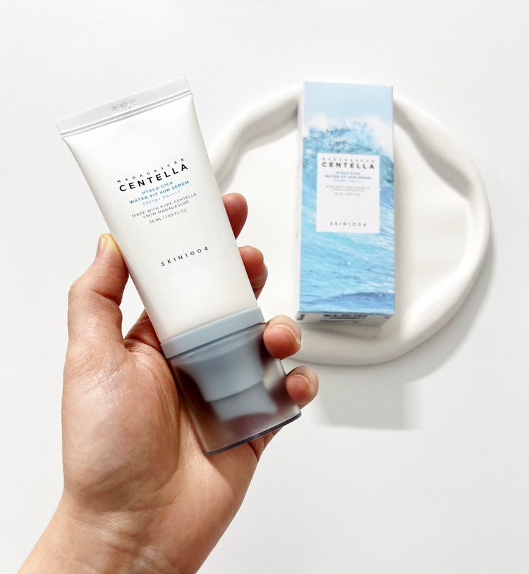 ضدآفتاب سنتلا اسکین 1004 مخصوص پوست خشک ونرمالspf50