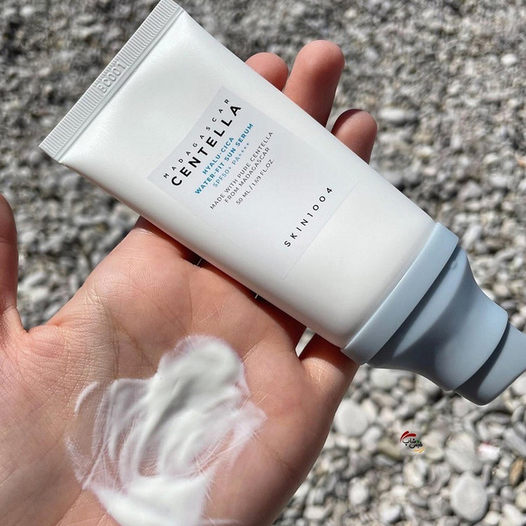 ضدآفتاب بی رنگ سنتلا ۵۰ میل مخصوص پوست خشک ونرمال