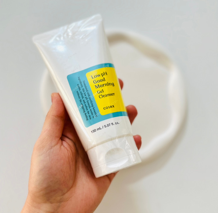 خرید ژل شستشوی صورت با pH پایین کوزارکس مدل گودمورنینگ