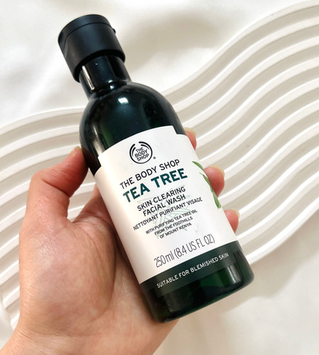 ژل شستشوی صورت تی تری بادی شاپ ۲۵۰ میل( مخصوص پوست چرب و جوش دار)