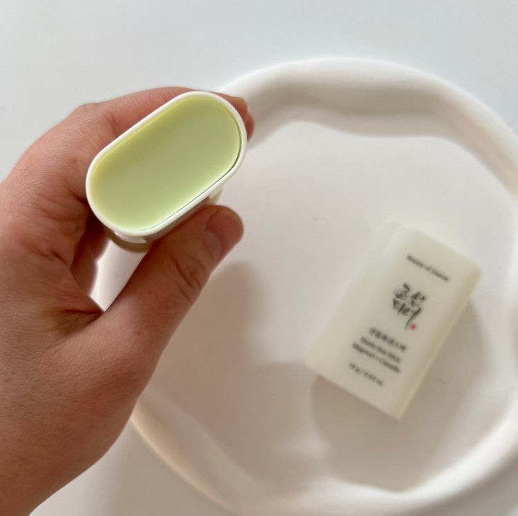 خرید ضدآفتاب استیکی مناسب پوست چرب بیوتی اف جوسان SPF50