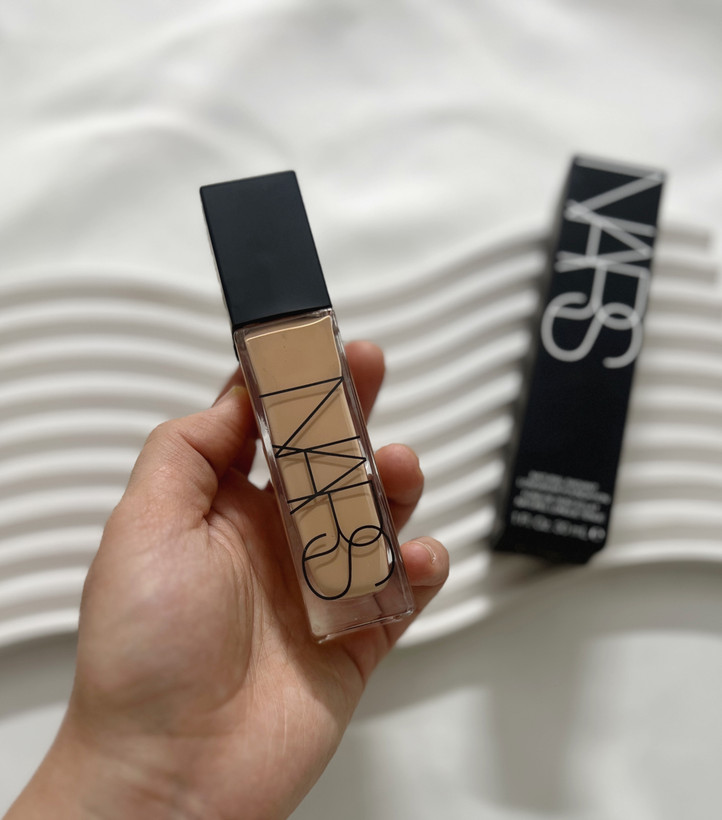 کرم پودر نارس نچرال رادیانت (Long wear)