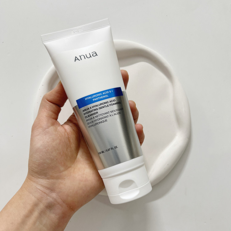 فوم شستشوی هیالورونیک اسید و پنتنول آنوا حجم ۱۵۰ میل