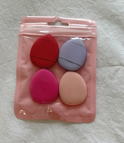 پد کانسیلر انگشتی مخصوص فید کردن کانسیلر و کرم پودر بسته بندی ۴ عددی ترند کره ای